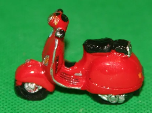 Dekorationsartikel Mini-Roller rot 3,2 cm hoch