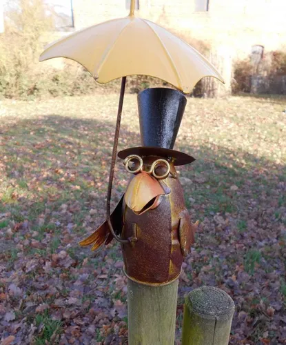 Zaunfigur Zaunhocker Gartendeko lustiger Rabe m. Schirm offen 21 cm