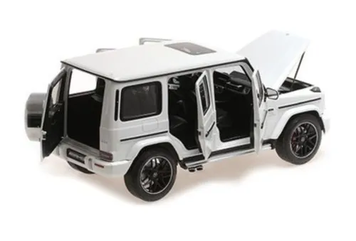 Mercedes AMG G63 G-Klasse 2018 Modellauto 1:18 Minichamps - Modellauto im Maßstab 1:18, mit öffnenden Türen und Haube, detailgetreu aus Die-Cast-Material, ideal für Sammler und Fans der G-Klasse.