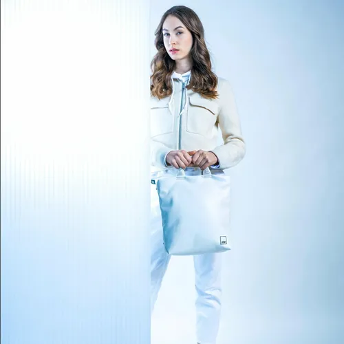 Jost Arvika XChange Bag XS 32 cm - Schwarz - Wandelbare Rucksack-Umhängetasche aus leichtem PU-Nappa, ideal für den Alltag. Mit Reißverschluss, Organizer und Laptopfach für Notebooks bis 13 Zoll.