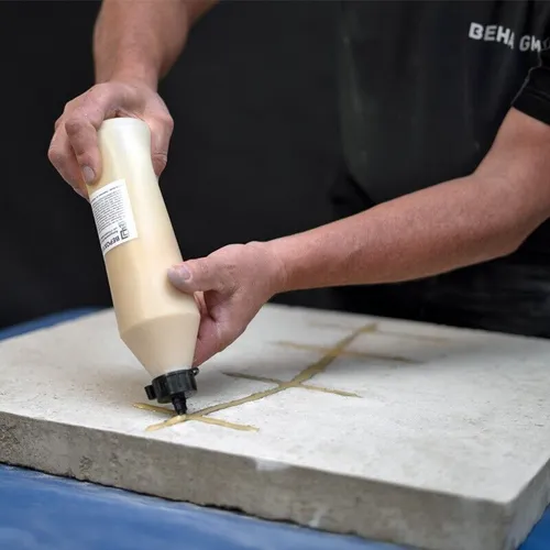 Schnellsanierharz 600ml - Effektives Reparaturharz für Risse - EP Epoxidharz, 600ml Gießharz für schnelle und dauerhafte Reparaturen von Rissen, hergestellt in Deutschland.