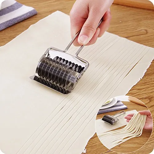 Edelstahl-Nudel-Schneider - Teigräder, multifunktionales Küchengerät zum schnellen Schneiden von Nudeln und Hacken von Kräutern; aus hochwertigem Edelstahl, langlebig und effizient.