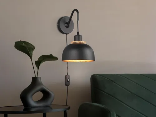 LED Wandleuchte Schwarz Gold dimmbar Ø 18cm mit FLEXconnect - Moderne Wandleuchte im Industrial Look, flexibel einsetzbar dank Kabel mit Stecker. Ideal für Wohnzimmer, Schlafzimmer oder Gastronomie. Inklusive dimmbarem E27 LED Leuchtmittel für gemütliches Licht.
