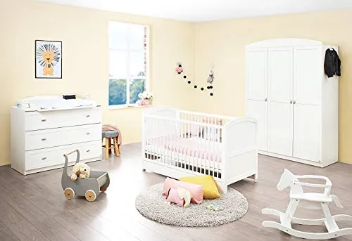 PINOLINO Babyzimmer Set Laura – Komplettset für modernes Kinderzimmer - 3-teiliges Babyzimmer Set mit Kinderbett, Wickelkommode und großem Kleiderschrank. Ideal als Erstausstattung, bietet viel Stauraum und flexible Wickelmöglichkeiten.