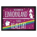 Produktbild: trendaffe - Willkommen im Einhornland Fußmatte mit niedliche Einhörner auf pinkem Hintergrund mit Regenbogen Motiv
