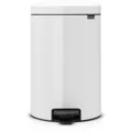 Produktbild: Brabantia International B.V. Brabantia Treteimer NEWICON, 20 Liter, Stylischer Abfalleimer mit herausnehmbaren Innenbehälter, Farbe: White 11 18 46