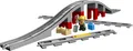 Produktbild: LEGO DUPLO Eisenbahnbrücke und Schienen-Set, Kinderspielzeug mit Signalstein, Spielzeugeisenbahn für Mädchen und Jungen ab 2 Jahren 10872