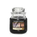Produktbild: Yankee Candle Duftkerze im Glas (mittelgroß) | Black Coconut | Brenndauer bis zu 75 Stunden