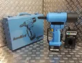 Produktbild: Gesipa Akku-Blindnietgerät AccuBird mit Akku und Ladegerät im Koffer