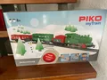 Produktbild: Piko 57081 Start-Set mit Bettung Weihnachtszug Dampflok mit Tender H0  NEU + OVP