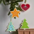 Produktbild: Bastelset - Stickanhänger Herz, Stern & Tanne