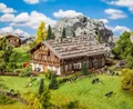 Produktbild: FALLER Bausatz 1:160/Spur N Haus, Großer Alpenhof mit Scheune, 425 Teile #232199