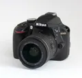Produktbild: Nikon D3400 KIT AF-P DX VR 18-55 Nur 960 Auslösungen - Zustand: sehr gut