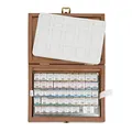Produktbild: Schmincke – HORADAM AQUARELL Premium Farbkasten mit 47 Farben, ONetz und Porzellanpalette, 74548097, Holzkasten, Malset, feinste Aquarellfarben, 47 x 1/2 Näpfchen