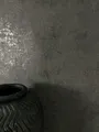 Produktbild: Newroom Vliestapete Lucian Warm Grey Tapete Betonoptik Beton,Zement,Leicht glänzend, Anthrazit Tapete Modern Beton - Betonoptik Betonwand Dunkelgrau Dunkelbraun Industrial Bauhaus Zement Leicht glänzend für Wohnzimmer Schlafzimmer Küche, Betonwand