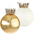 Produktbild: BRUBAKER Weihnachtskugel Set King - 2 Premium Baumkugeln aus Glas - Gold und Glitzer mit Kronen - 12 cm Christbaumschmuck König - Weihnachtsdeko Anhänger Baumdekoration