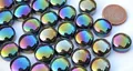 Produktbild: 50g Glas Mosaiksteine schwarz mit Regenbogenschimmer rund ca. 12 mm, Stärke ca. 6mm ca. 32 St.