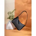 Produktbild: Lucky Bees Schultertasche in Schwarz - (B)23 x (H)15 x (T)7 cm