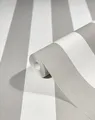 Produktbild: WALLCOVER Tapete Grau Silber Vliestapete Streifen Streifentapete Landhaus Weiß Linien Modern Blockstreifentapete Fein Struktur 10.05 x 0.53 m Made in Germany