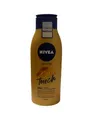 Produktbild: NIVEA Sun Touch Body Lotion (400 ml), Pflegelotion mit sanftem Bräunungseffekt ohne Streifen, feuchtigkeitsspendende Körpercreme mit Ginkgo-Extrakt und Traubenkernöl