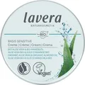 Produktbild: lavera Basis Sensitive Creme – Feuchtigkeitscreme mit Bio Aloe Vera & Bio Mandelöl – Intensive Pflege für trockene Haut – Feuchtigkeitsspendende Gesichtscreme – PETA-zertifiziert – 150 ml