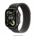 Produktbild: APPLE Watch Ultra 3 GPS + Cellular 49mm Schwarzes Titangehäuse mit Schwarz/Kohle Trail Loop - M/L