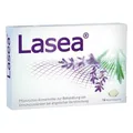 Produktbild: Lasea® hilft natürlich abzuschalten, beruhigt und bessert in Folge den Schlaf Pflanzliches Arzneimittel mit speziellem Lavendelöl | 14 Kapseln