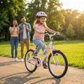 Produktbild: Actionbikes Kinderfahrrad Butterfly 20 Zoll | Kinder & Jugend Fahrrad - V-Brake Bremsen - Kettenschutz - Fahrradständer - 6-9 Jahre (Weiß/Pink)