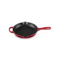 Produktbild: LE CREUSET Signature Gusseisen Brat- und Servierpfanne, Rund, Ø 23 cm, Für alle Herdarten inkl. Induktion geeignet, 1,93 kg, Kirschrot,