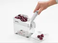 Produktbild: CherryMatic 37211-6 Entferne Kirschen Mit Deckel Weiß Bis 15 KG Leifheit