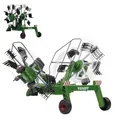 Produktbild: JAMARA 412589 - Fendt Former für RC Fendt Traktor 405035 - rotierende Zinken während des Fahrbetriebs, ferngesteuerte hochklappbare Auslegerarme, Anhängerkupplung vorne, grün
