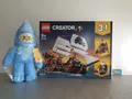 Produktbild: Lego 31109 Creator 3 in 1 Piratenschiff + Lego 5007557 Plüschfigur Hai - NEU OVP