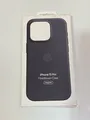 Produktbild: Apple Feingewebe Case mit MagSafe für iPhone 15 Pro MT43ZM/A - Schwarz