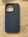Produktbild: iPhone 15 Pro Feingewebe Case mit MagSafe - Schwarz Gebraucht 2#1907071