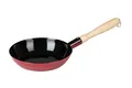 Produktbild: Riess, 0564-020, Holzknechtpfanne 24, CLASSIC - COLOR ROT, Durchmesser 24 cm, Höhe 4.2 cm, mit Holzgriff und Ring zum Aufhängen, Emaille, rot/schwarz, Induktion