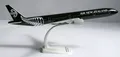 Produktbild: Air New Zealand Boeing 777-300ER 1:200 Herpa Snap-Fit 612777 FlugzeugModell B777
