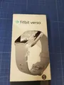 Produktbild: Fitbit Versa Smartwatch grau/silber gebraucht/used