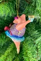 Produktbild: Baumschmuck Ballerina-Schweinchen lila blau mit Geschenk 11cm H. Glücksbringer