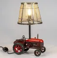 Produktbild: formano Traktor Lampe Metall Tischlampe Design Leuchte rot im Vintage-Look, Deko-Lampe mit Metallschirm, E14 Fassung, 41 cm - für Wohnzimmer, Büro & Geschenkidee