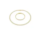 Produktbild: Swarovski Una Angelic Set, Weißes und Vergoldetes Set aus Halskette und Armband mit Strahlenden Kristallen im Rundschliff, Länge Kette: 38-40 cm, Länge Armband: 16.5-19 cm