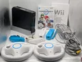 Produktbild: Nintendo Wii Konsole + Controller & Nunchucks + Mario Kart Komplettpaket