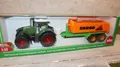 Produktbild: Siku 1989 in 1:50 Fendt mit Hackelift Mulde, NEU  in OVP