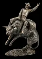 Produktbild: Cowboy Figur reitend auf Bulle | Western Dekofigur, Dekoartikel, H 24,5 cm