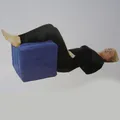 Produktbild: Rehaforum Entspannungswürfel aufblasbar, Beinerhöhungswürfel, Bandscheibenwürfel, Entlastungskissen, Wadenablage, Bandscheibenkissen, Lagerungskissen, Beinablage für Rückenübungen, Farbe Blau
