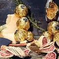 Produktbild: Saltufo® Gold Salamikugeln mit Sommertrüffeln, umhüllt mit extra viel Parmigiano