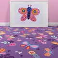 Produktbild: Steffensmeier Teppichboden Sophia Meterware | Auslegware für Kinderzimmer | Spielteppich | Schmetterling Lila, Größe: 100x100 cm