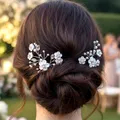 Produktbild: Fairvir Brautschmuck Hochzeit Haarnadeln Blume Silber Strass Braut Perle Haarnadel Haarschmuck für Damen und Mädchen (2 Stück) (Silber)