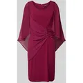 Produktbild: Vera Mont Knielanges Cocktailkleid mit Raffungen in Bordeaux, Größe 44