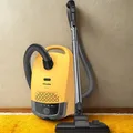 Produktbild: Miele Guard S1 Bodenstaubsauger sunsetgelb NEU