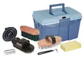 Produktbild: Kerbl Putzbox blau mit Inhalt (für Pferde, Pferdebürsten, Mähnenbürsten, Putzkiste mit Bürsten, Pferdepflege, Putzzeug blau) 321775